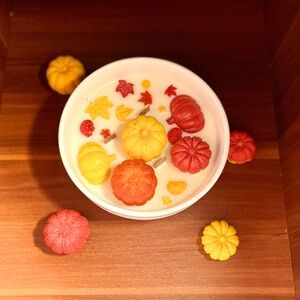 Pumpkin spice candle